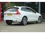 Volvo XC60 2.0 T6 Plug-in hybrid AWD Plus Dark Longe Range | Pano | Harman Kardon | 360 camera | Trekhaak | ACC | HUD | 21" wielen | Stoel en stuurwielverwarming