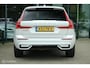 Volvo XC60 2.0 T6 Plug-in hybrid AWD Plus Dark Longe Range | Pano | Harman Kardon | 360 camera | Trekhaak | ACC | HUD | 21" wielen | Stoel en stuurwielverwarming