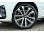 Volvo XC60 2.0 T6 Plug-in hybrid AWD Plus Dark Longe Range | Pano | Harman Kardon | 360 camera | Trekhaak | ACC | HUD | 21" wielen | Stoel en stuurwielverwarming