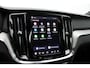 Volvo V60 T8 Plug-in hybrid AWD Ultra Dark | Panoramadak | Trekhaak | Premium audio by Harman Kardon | Head-up display | 360 graden camera | Verwarmbare voorstoelen en stuurwiel | Elektrisch verstelbare stoelen met geheugen |
