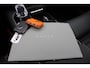Volvo V60 T8 Plug-in hybrid AWD Ultra Dark | Panoramadak | Trekhaak | Premium audio by Harman Kardon | Head-up display | 360 graden camera | Verwarmbare voorstoelen en stuurwiel | Elektrisch verstelbare stoelen met geheugen |