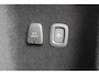 Volvo V60 T8 Plug-in hybrid AWD Ultra Dark | Panoramadak | Trekhaak | Premium audio by Harman Kardon | Head-up display | 360 graden camera | Verwarmbare voorstoelen en stuurwiel | Elektrisch verstelbare stoelen met geheugen |