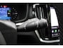 Volvo V60 T8 Plug-in hybrid AWD Ultra Dark | Panoramadak | Trekhaak | Premium audio by Harman Kardon | Head-up display | 360 graden camera | Verwarmbare voorstoelen en stuurwiel | Elektrisch verstelbare stoelen met geheugen |