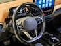 Volkswagen ID.4 Max 77 kWh SOH 91% / 204pk / Panorama dak / Trekhaak / Kuipstoelen / Elektrische stoelverstelling /