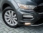 Volkswagen T-Roc 1.5 TSI Style | Trekhaak | Navigatie | Climate Control | Apple Carplay | Android Auto | Privacy Glass | Metallic Lak | Adaptieve Cruise Control |