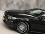 Mercedes-Benz A-klasse 200 AMG Sport 163Pk Automaat (PANORAMADAK, APPLE CARPLAY, GROOT NAVI, SFEERVERLICHTING, CAMERA, SPORTSTOELEN, LEDER, GETINT GLAS, STOELVERWARMING, NIEUWSTAAT)