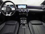 Mercedes-Benz A-klasse 200 AMG Sport 163Pk Automaat (PANORAMADAK, APPLE CARPLAY, GROOT NAVI, SFEERVERLICHTING, CAMERA, SPORTSTOELEN, LEDER, GETINT GLAS, STOELVERWARMING, NIEUWSTAAT)