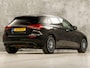 Mercedes-Benz A-klasse 200 AMG Sport 163Pk Automaat (PANORAMADAK, APPLE CARPLAY, GROOT NAVI, SFEERVERLICHTING, CAMERA, SPORTSTOELEN, LEDER, GETINT GLAS, STOELVERWARMING, NIEUWSTAAT)