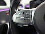 Mercedes-Benz A-klasse 200 AMG Sport 163Pk Automaat (PANORAMADAK, APPLE CARPLAY, GROOT NAVI, SFEERVERLICHTING, CAMERA, SPORTSTOELEN, LEDER, GETINT GLAS, STOELVERWARMING, NIEUWSTAAT)