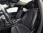 Mercedes-Benz A-klasse 200 AMG Sport 163Pk Automaat (PANORAMADAK, APPLE CARPLAY, GROOT NAVI, SFEERVERLICHTING, CAMERA, SPORTSTOELEN, LEDER, GETINT GLAS, STOELVERWARMING, NIEUWSTAAT)