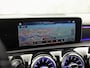 Mercedes-Benz A-klasse 200 AMG Sport 163Pk Automaat (PANORAMADAK, APPLE CARPLAY, GROOT NAVI, SFEERVERLICHTING, CAMERA, SPORTSTOELEN, LEDER, GETINT GLAS, STOELVERWARMING, NIEUWSTAAT)