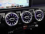 Mercedes-Benz A-klasse 200 AMG Sport 163Pk Automaat (PANORAMADAK, APPLE CARPLAY, GROOT NAVI, SFEERVERLICHTING, CAMERA, SPORTSTOELEN, LEDER, GETINT GLAS, STOELVERWARMING, NIEUWSTAAT)