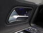 Mercedes-Benz A-klasse 200 AMG Sport 163Pk Automaat (PANORAMADAK, APPLE CARPLAY, GROOT NAVI, SFEERVERLICHTING, CAMERA, SPORTSTOELEN, LEDER, GETINT GLAS, STOELVERWARMING, NIEUWSTAAT)