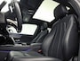 Mercedes-Benz A-klasse 200 AMG Sport 163Pk Automaat (PANORAMADAK, APPLE CARPLAY, GROOT NAVI, SFEERVERLICHTING, CAMERA, SPORTSTOELEN, LEDER, GETINT GLAS, STOELVERWARMING, NIEUWSTAAT)