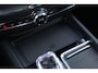 Volvo XC60 2.0 T8 Plug-in hybrid AWD Ultra Black Edition *B&W*Pano*Massage*Luchtvering*