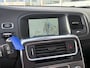 Volvo V60 2.0 T4 Nordic+ / Luxury / NL-Auto / Dealer-Onderhouden / Vol-Leder / Schuif-Kanteldak / Standkachel / Xenon / Elektr.-Stoelen met Geheugen / Radio-Bluetooth / Navi / Camera / Stoelverwarming / ELKTR-Pakket / Trekhaak / PDC V+A / 17'' LMV / All-Season / ENZ.
