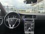 Volvo V60 2.0 T4 Nordic+ / Luxury / NL-Auto / Dealer-Onderhouden / Vol-Leder / Schuif-Kanteldak / Standkachel / Xenon / Elektr.-Stoelen met Geheugen / Radio-Bluetooth / Navi / Camera / Stoelverwarming / ELKTR-Pakket / Trekhaak / PDC V+A / 17'' LMV / All-Season / ENZ.