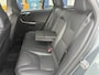 Volvo V60 2.0 T4 Nordic+ / Luxury / NL-Auto / Dealer-Onderhouden / Vol-Leder / Schuif-Kanteldak / Standkachel / Xenon / Elektr.-Stoelen met Geheugen / Radio-Bluetooth / Navi / Camera / Stoelverwarming / ELKTR-Pakket / Trekhaak / PDC V+A / 17'' LMV / All-Season / ENZ.