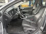 Volvo V60 2.0 T4 Nordic+ / Luxury / NL-Auto / Dealer-Onderhouden / Vol-Leder / Schuif-Kanteldak / Standkachel / Xenon / Elektr.-Stoelen met Geheugen / Radio-Bluetooth / Navi / Camera / Stoelverwarming / ELKTR-Pakket / Trekhaak / PDC V+A / 17'' LMV / All-Season / ENZ.