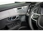 Volvo XC90 T8 455PK Ultra Dark | 22'' | Luchtvering | BW Audio | Trekhaak | Gelam Glas | Massage