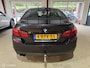 BMW 5-Serie 520i M-PAKKET/AUT/CLIMA/CRUISE/TREKHAAK/NAP/1EIG
