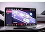 Volkswagen Golf 2.0 TSI GTI Clubsport Edition 50 325pk DSG Automaat, Panoramadak, Lederen bekleding, Akrapovic, 360 camera, Head up display, Matrix LED koplampen, Dodehoeksensoren, Parkeersensoren, Navigatie, App-connect