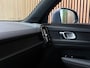 Volvo XC40 T2 Business Pro Aut. | Parkeercamera | Adaptieve Cruise Control | 19 Inch | Zitting verlenging voorstoelen | Donkere hemelbekleding | Pilot Assist | BLIS Dode Hoek Detectie | Keyless Drive | Parkeersensoren voor+achter | Elektrisch bedienbare achterklep | DAB Radio | Apple Carplay/Android Auto | Volvo On Call met mobiele App functie | Thunder Grey Metallic |