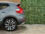 Volvo XC40 T2 Business Pro Aut. | Parkeercamera | Adaptieve Cruise Control | 19 Inch | Zitting verlenging voorstoelen | Donkere hemelbekleding | Pilot Assist | BLIS Dode Hoek Detectie | Keyless Drive | Parkeersensoren voor+achter | Elektrisch bedienbare achterklep | DAB Radio | Apple Carplay/Android Auto | Volvo On Call met mobiele App functie | Thunder Grey Metallic |