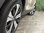 Volvo XC40 Recharge Plus 70 kWh | All-season banden | Parkeercamera | Adaptieve Cruise Control | Pilot Assist | Stoel en Stuurwielverwarming | 19 Inch | Zitting verlenging voorstoelen | BLIS Dode Hoek Detectie | Warmtepomp | Google Infotainment | Keyless Drive | Parkeersensoren voor+achter | Elektrisch bedienbare achterklep | DAB Radio | Apple Carplay/Android Auto | Volvo On Call met mobiele App functie | Bright Dusk Metallic |