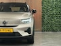 Volvo XC40 Recharge Plus 70 kWh | All-season banden | Parkeercamera | Adaptieve Cruise Control | Pilot Assist | Stoel en Stuurwielverwarming | 19 Inch | Zitting verlenging voorstoelen | BLIS Dode Hoek Detectie | Warmtepomp | Google Infotainment | Keyless Drive | Parkeersensoren voor+achter | Elektrisch bedienbare achterklep | DAB Radio | Apple Carplay/Android Auto | Volvo On Call met mobiele App functie | Bright Dusk Metallic |