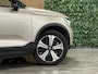 Volvo XC40 Recharge Plus 70 kWh | All-season banden | Parkeercamera | Adaptieve Cruise Control | Pilot Assist | Stoel en Stuurwielverwarming | 19 Inch | Zitting verlenging voorstoelen | BLIS Dode Hoek Detectie | Warmtepomp | Google Infotainment | Keyless Drive | Parkeersensoren voor+achter | Elektrisch bedienbare achterklep | DAB Radio | Apple Carplay/Android Auto | Volvo On Call met mobiele App functie | Bright Dusk Metallic |