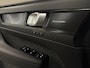 Volvo EX40 Single Motor Extended Range Ultra 82 kWh | 99% SoH | Schuifdak | 360° Camera | Harman Kardon | Adaptieve Cruise Control | Bestuurdersstoel elektrisch geheugen | Stoel en Stuurwielverwarming | 19 Inch | Passagiersstoel elektrisch | Microtech / alcantara bekleding met wit stiksel en bies | Zitting verlenging voorstoelen | Pilot Assist | BLIS Dode Hoek Detectie | Warmtepomp | Google Infotainment | Keyless Drive | Verlichtingspack 2 | Privacy Glass | Parkeersensoren voor+achter | Elektrisch bedienbare achterklep | Draadloos telefoon opladen | DAB Radio | Apple Carplay/Android Auto | Volvo On Call met mobiele App functie | Thunder Grey Metallic |