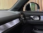 Volvo EX40 Single Motor Extended Range Ultra 82 kWh | 99% SoH | Schuifdak | 360° Camera | Harman Kardon | Adaptieve Cruise Control | Bestuurdersstoel elektrisch geheugen | Stoel en Stuurwielverwarming | 19 Inch | Passagiersstoel elektrisch | Microtech / alcantara bekleding met wit stiksel en bies | Zitting verlenging voorstoelen | Pilot Assist | BLIS Dode Hoek Detectie | Warmtepomp | Google Infotainment | Keyless Drive | Verlichtingspack 2 | Privacy Glass | Parkeersensoren voor+achter | Elektrisch bedienbare achterklep | Draadloos telefoon opladen | DAB Radio | Apple Carplay/Android Auto | Volvo On Call met mobiele App functie | Thunder Grey Metallic |