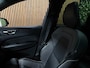 Volvo XC60 T8 AWD Recharge R-Design | Trekhaak | Parkeercamera | Schuifdak | Cruise Control | Stoelverwarming | Stuurwielverwarming | Schuifdak | Full LED Meesturende koplampen | Pilot Assist | BLIS Dode Hoek Detectie | Gelamineerde zijruiten | Elektrische bestuurdersstoel met geheugen | R-Design Contour stoelen met wit stiksel en bies | Zitting verlenging voorstoelen | 19 Inch | Keyless Drive | Elektrisch bedienbare achterklep | DAB Radio | Apple Carplay/Android Auto | Volvo On Call met mobiele App functie | Pine Grey Metallic |