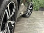Volvo XC60 T8 AWD Recharge R-Design | Trekhaak | Parkeercamera | Schuifdak | Cruise Control | Stoelverwarming | Stuurwielverwarming | Schuifdak | Full LED Meesturende koplampen | Pilot Assist | BLIS Dode Hoek Detectie | Gelamineerde zijruiten | Elektrische bestuurdersstoel met geheugen | R-Design Contour stoelen met wit stiksel en bies | Zitting verlenging voorstoelen | 19 Inch | Keyless Drive | Elektrisch bedienbare achterklep | DAB Radio | Apple Carplay/Android Auto | Volvo On Call met mobiele App functie | Pine Grey Metallic |