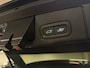 Volvo XC60 T8 AWD Recharge R-Design | Trekhaak | Parkeercamera | Schuifdak | Cruise Control | Stoelverwarming | Stuurwielverwarming | Schuifdak | Full LED Meesturende koplampen | Pilot Assist | BLIS Dode Hoek Detectie | Gelamineerde zijruiten | Elektrische bestuurdersstoel met geheugen | R-Design Contour stoelen met wit stiksel en bies | Zitting verlenging voorstoelen | 19 Inch | Keyless Drive | Elektrisch bedienbare achterklep | DAB Radio | Apple Carplay/Android Auto | Volvo On Call met mobiele App functie | Pine Grey Metallic |