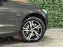Volvo XC60 T8 AWD Recharge R-Design | Trekhaak | Parkeercamera | Schuifdak | Cruise Control | Stoelverwarming | Stuurwielverwarming | Schuifdak | Full LED Meesturende koplampen | Pilot Assist | BLIS Dode Hoek Detectie | Gelamineerde zijruiten | Elektrische bestuurdersstoel met geheugen | R-Design Contour stoelen met wit stiksel en bies | Zitting verlenging voorstoelen | 19 Inch | Keyless Drive | Elektrisch bedienbare achterklep | DAB Radio | Apple Carplay/Android Auto | Volvo On Call met mobiele App functie | Pine Grey Metallic |