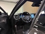 Volvo XC60 T6 AWD Recharge Plus Dark | Harman Kardon | Schuifdak | 360° Camera | Adaptieve Cruise Control | Stoelverwarming voor+achter | Stuurwielverwarming | Full LED Meesturende koplampen | Pilot Assist | BLIS Dode Hoek Detectie | Elektrische voorstoelen geheugen | R-Design Contour stoelen met wit stiksel en bies | Zitting verlenging voorstoelen | Lederen dashboard | 19 Inch | Google Infotainment | Keyless Drive | Elektrisch bedienbare achterklep | DAB Radio | Apple Carplay/Android Auto | Draadloos telefoon opladen | Volvo On Call met mobiele App functie | Platinum Grey Metallic |