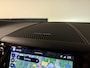 Volvo XC60 T6 AWD Recharge Plus Dark | Harman Kardon | Schuifdak | 360° Camera | Adaptieve Cruise Control | Stoelverwarming voor+achter | Stuurwielverwarming | Full LED Meesturende koplampen | Pilot Assist | BLIS Dode Hoek Detectie | Elektrische voorstoelen geheugen | R-Design Contour stoelen met wit stiksel en bies | Zitting verlenging voorstoelen | Lederen dashboard | 19 Inch | Google Infotainment | Keyless Drive | Elektrisch bedienbare achterklep | DAB Radio | Apple Carplay/Android Auto | Draadloos telefoon opladen | Volvo On Call met mobiele App functie | Platinum Grey Metallic |