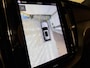 Volvo XC60 T6 AWD Recharge Plus Dark | Harman Kardon | Schuifdak | 360° Camera | Adaptieve Cruise Control | Stoelverwarming voor+achter | Stuurwielverwarming | Full LED Meesturende koplampen | Pilot Assist | BLIS Dode Hoek Detectie | Elektrische voorstoelen geheugen | R-Design Contour stoelen met wit stiksel en bies | Zitting verlenging voorstoelen | Lederen dashboard | 19 Inch | Google Infotainment | Keyless Drive | Elektrisch bedienbare achterklep | DAB Radio | Apple Carplay/Android Auto | Draadloos telefoon opladen | Volvo On Call met mobiele App functie | Platinum Grey Metallic |
