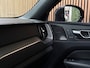 Volvo XC60 T6 AWD Recharge Plus Dark | Harman Kardon | Schuifdak | 360° Camera | Adaptieve Cruise Control | Stoelverwarming voor+achter | Stuurwielverwarming | Full LED Meesturende koplampen | Pilot Assist | BLIS Dode Hoek Detectie | Elektrische voorstoelen geheugen | R-Design Contour stoelen met wit stiksel en bies | Zitting verlenging voorstoelen | Lederen dashboard | 19 Inch | Google Infotainment | Keyless Drive | Elektrisch bedienbare achterklep | DAB Radio | Apple Carplay/Android Auto | Draadloos telefoon opladen | Volvo On Call met mobiele App functie | Platinum Grey Metallic |