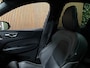 Volvo XC60 T6 AWD Recharge Plus Dark | Harman Kardon | Schuifdak | 360° Camera | Adaptieve Cruise Control | Stoelverwarming voor+achter | Stuurwielverwarming | Full LED Meesturende koplampen | Pilot Assist | BLIS Dode Hoek Detectie | Elektrische voorstoelen geheugen | R-Design Contour stoelen met wit stiksel en bies | Zitting verlenging voorstoelen | Lederen dashboard | 19 Inch | Google Infotainment | Keyless Drive | Elektrisch bedienbare achterklep | DAB Radio | Apple Carplay/Android Auto | Draadloos telefoon opladen | Volvo On Call met mobiele App functie | Platinum Grey Metallic |