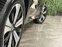 Volvo XC60 T6 AWD Recharge Plus Dark | Harman Kardon | Schuifdak | 360° Camera | Adaptieve Cruise Control | Stoelverwarming voor+achter | Stuurwielverwarming | Full LED Meesturende koplampen | Pilot Assist | BLIS Dode Hoek Detectie | Elektrische voorstoelen geheugen | R-Design Contour stoelen met wit stiksel en bies | Zitting verlenging voorstoelen | Lederen dashboard | 19 Inch | Google Infotainment | Keyless Drive | Elektrisch bedienbare achterklep | DAB Radio | Apple Carplay/Android Auto | Draadloos telefoon opladen | Volvo On Call met mobiele App functie | Platinum Grey Metallic |