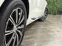 Volvo XC60 T8 AWD Recharge Inscription | Luchtvering | Trekhaak | Crystal White | Harman Kardon | Adaptieve Cruise Control | Standkachel met Volvo On Call App | Parkeercamera | Pilot Assist | BLIS Dode Hoek Detectie | Stoelverwarming | Full LED meesturende koplampen | Bestuurdersstoel elektrisch geheugen | Contour stoelen | Zitting verlenging voorstoelen | Lederen Dashboard | Schuifdak | 19 Inch | Keyless Drive | Parkeersensoren voor+achter | Privacy Glass | Elektrisch bedienbare achterklep | DAB Radio | Apple Carplay/Android Auto | Crystal White Metallic |
