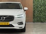 Volvo XC60 T8 AWD Recharge Inscription | Luchtvering | Trekhaak | Crystal White | Harman Kardon | Adaptieve Cruise Control | Standkachel met Volvo On Call App | Parkeercamera | Pilot Assist | BLIS Dode Hoek Detectie | Stoelverwarming | Full LED meesturende koplampen | Bestuurdersstoel elektrisch geheugen | Contour stoelen | Zitting verlenging voorstoelen | Lederen Dashboard | Schuifdak | 19 Inch | Keyless Drive | Parkeersensoren voor+achter | Privacy Glass | Elektrisch bedienbare achterklep | DAB Radio | Apple Carplay/Android Auto | Crystal White Metallic |