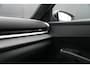 Volkswagen T-Roc 1.5 TSI R-Line Edition 150pk - ACC - Blindspot - Navi - Camera -Stoel/Stuurverwarming - IQ LED - Rijklaar