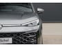 Volkswagen T-Roc 1.5 TSI R-Line Edition 150pk - ACC - Blindspot - Navi - Camera -Stoel/Stuurverwarming - IQ LED - Rijklaar