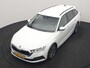Skoda Octavia Combi 1.4 TSI iV Business Edition PHEV 204pk Dealer O.H | Trekhaak Af Fabriek | Adaptive Cruise | Camera | Stoelmassage | Sportstoelen & Stuur Verwarmd | Keyless | Sfeerverlichting | Crystal LED | Apple Carplay |  Navigatie | 18"L.M | Plug In Hybrid