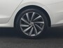 Skoda Octavia Combi 1.4 TSI iV Business Edition PHEV 204pk Dealer O.H | Trekhaak Af Fabriek | Adaptive Cruise | Camera | Stoelmassage | Sportstoelen & Stuur Verwarmd | Keyless | Sfeerverlichting | Crystal LED | Apple Carplay |  Navigatie | 18"L.M | Plug In Hybrid