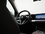 BMW iX1 xDrive30 X Line 67 kWh 313pk Dealer O.H. | Trekhaak Af Fabriek | Panodak | Head Up | Adaptive Cruise | 360 Camera | Harman / Kardon | Lederen Sportstoelen Massage & Memory | Keyless | Sfeerverlichting | Stoelen & Stuur Verwarmd | Apple Carplay | Widescreen Navi | DAB | 19"L.M |